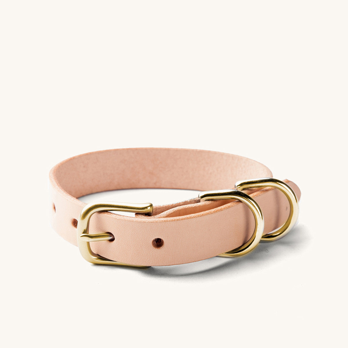 Natural leather Classic Canine Collar with a gold-toned buckle and two D-rings.
